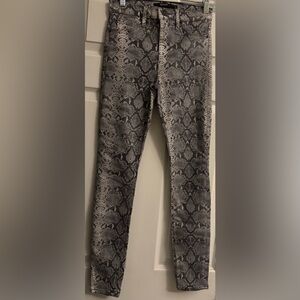 NWT Super cool Hudson Jeans with snake pattern 25